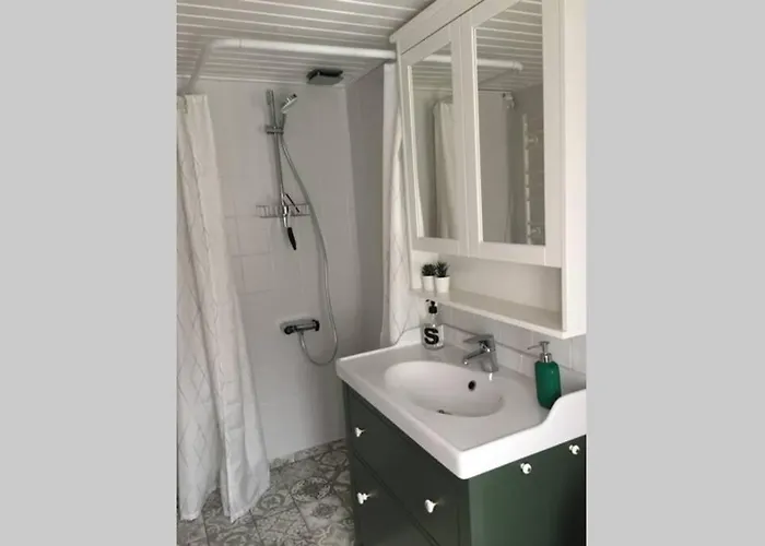 Gammelt Mando Hus Hyggebo * ريب